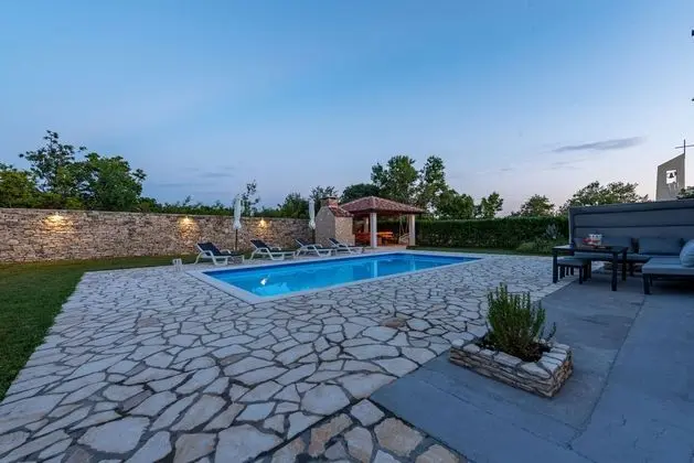 Villa Basil in Zadar Area has Playground for Children Large Pool Fire Place - Havuz