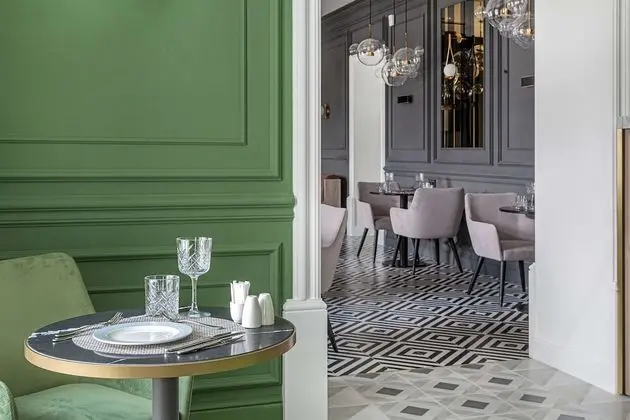 The Basilian Minsk, Curio Collection By Hilton - Yerinde Yemek