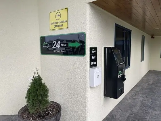 Bassingers Motor Lodge - Dış Mekan