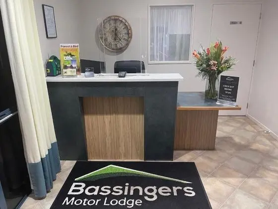Bassingers Motor Lodge - Lobi