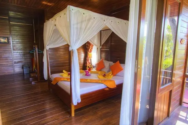 Bastianos Lembeh Dive Resort - Oda