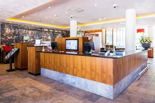 Bastion Hotel Tilburg - Lobi