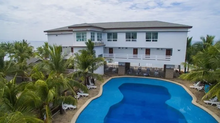Bataan White Corals Beach Resort - Havuz