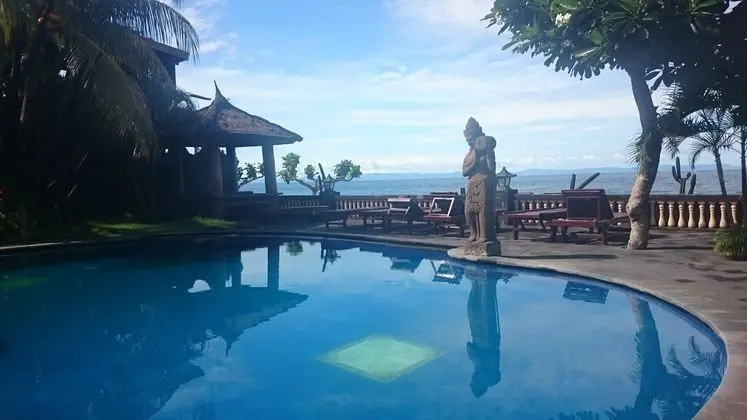 Batu Bolong Cottages