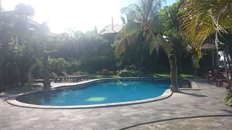 Batu Bolong Cottages - Havuz