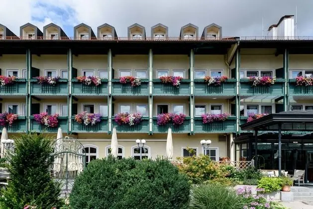 Bauer Hotel & Restaurant