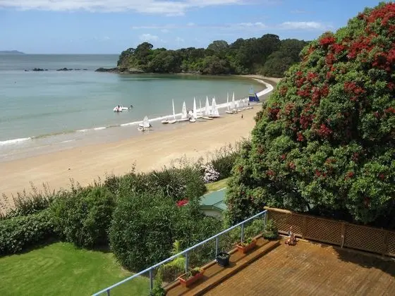 By the Bay Beachfront Apartments - Plaj