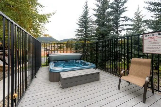 Bay Club Town Homes by CRMR - Havuz