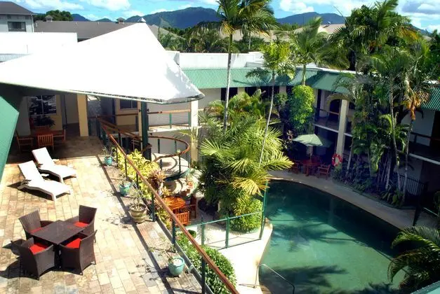 Bay Village Tropical Retreat & Apartments - Havuz