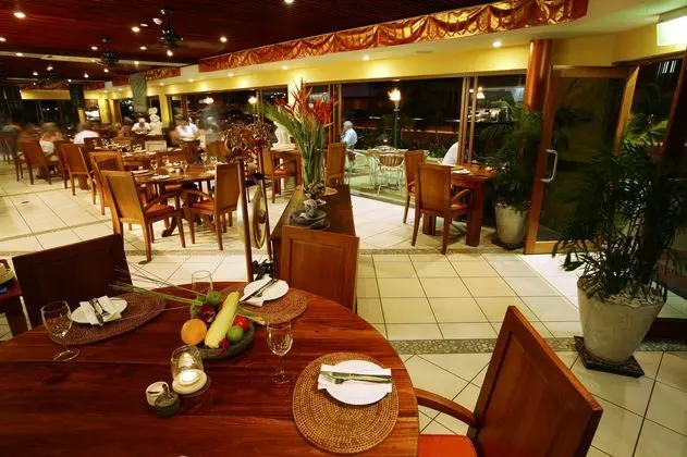 Bay Village Tropical Retreat & Apartments - Yeme / İçme
