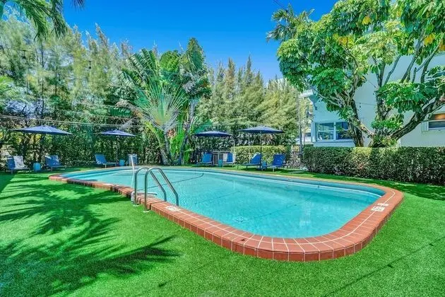 Bay Harbor Suites