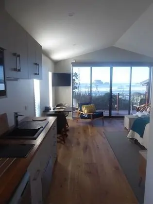 The Bay House Beachfront Accommodation - Mutfak