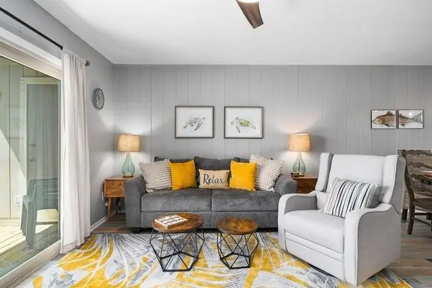 Bay House Condos - Öne Çıkan Resim