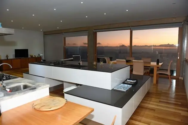 The Bay House - Lobi