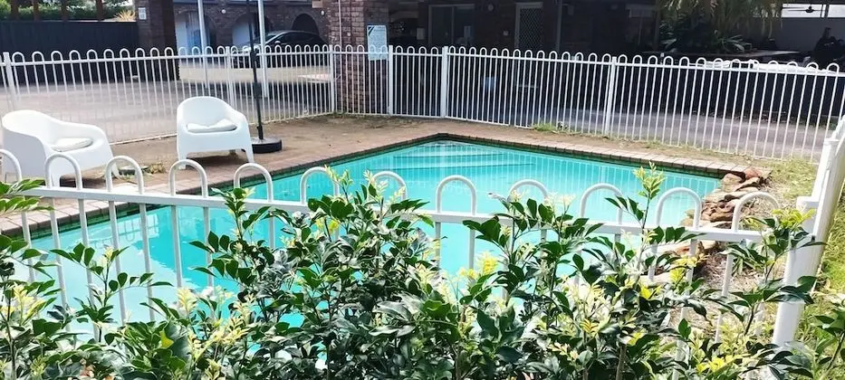 Bay House Motel - Havuz