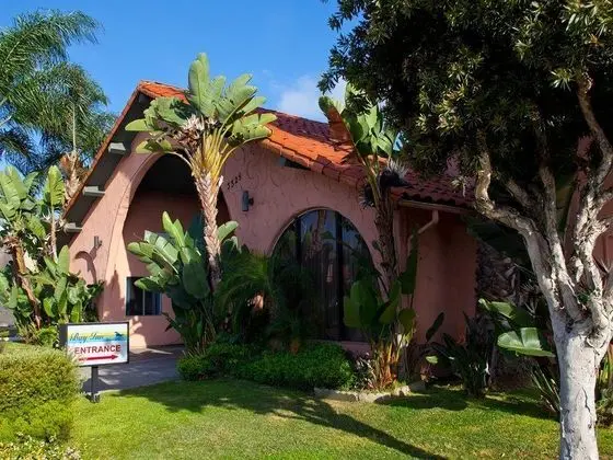 Bay Inn & Suites