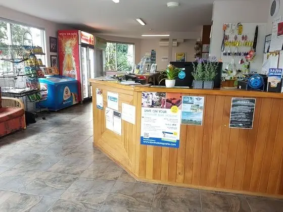 Bay of Islands Holiday Park - Lobi