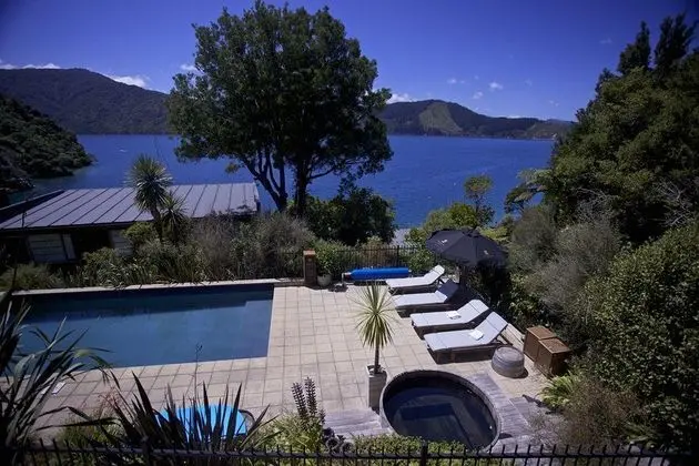 Bay of Many Coves Resort - Genel