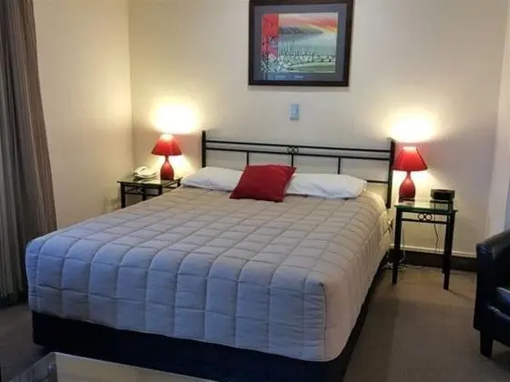 Bay Palm Motel