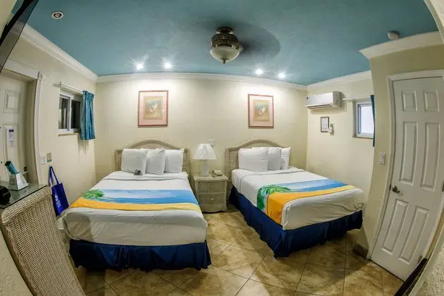 Bay Palms Waterfront Resort - Hotel and Marina