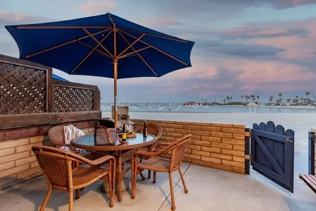 Bay View Buyout A by Avantstay Mission Beach Home on the Sand Sleeps 20 - İç Mekan