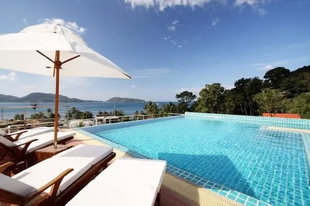 Baycliff - Seaview 2 Bedroom apt With Jacuzzi Pool and Kitchen in Patong