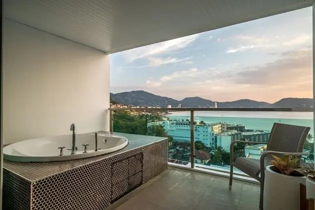 Baycliff - Seaview 2 Bedroom apt With Jacuzzi Pool and Kitchen in Patong - Havuz