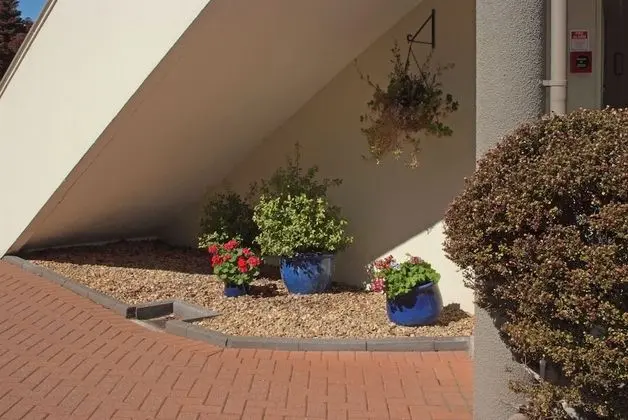 Baycourt Lakefront Motel - Dış Mekan