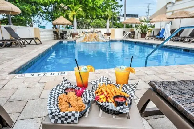 Bayfront Inn On Fifth Avenue - Havuz