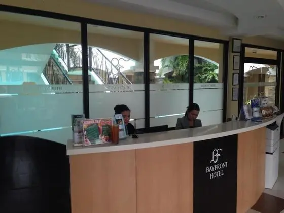 Bayfront Hotel Subic - Lobi