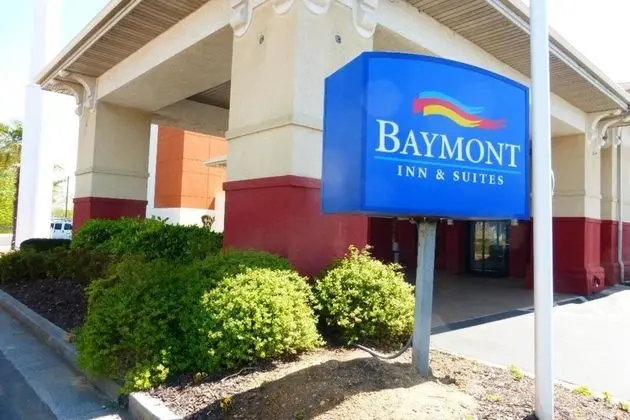 BAYMONT INN & SUITES CALHOUN