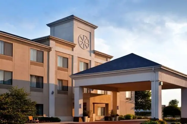 BAYMONT INN & SUITES MERRILLVILLE
