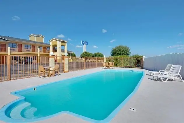 Baymont Inn & Suites Terrell