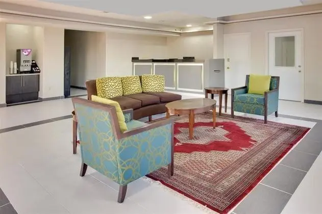 Baymont Inn & Suites Terrell - Genel