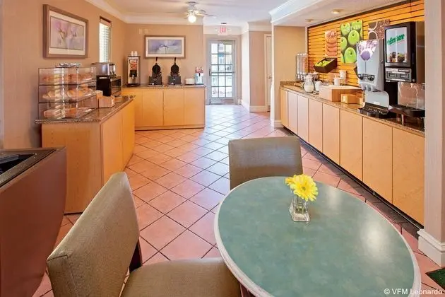 BAYMONT INN & SUITES BY WYNDHAM CHATTANOOGA