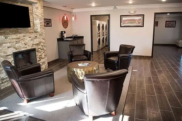 Baymont Inn and Suites by Wyndham Columbus / Near OSU - Lobi