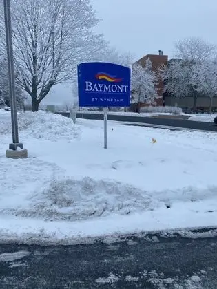 Baymont Inn & Suites by Wyndham Madison - Dış Mekan
