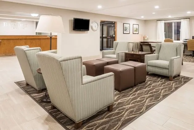 Baymont by Wyndham Fulton - Lobi