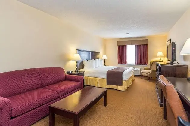 BAYMONT BY WYNDHAM KANSAS CITY
