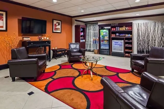 Baymont by Wyndham La Vergne - Lobi