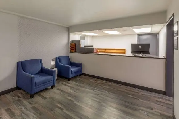 Baymont by Wyndham Laredo - Lobi