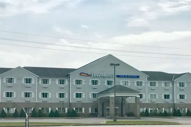 Baymont by Wyndham Lawrenceburg - 1
