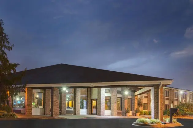 Baymont by Wyndham Louisville South I 65