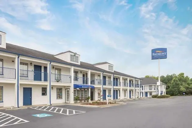 Baymont by Wyndham Macon I-475