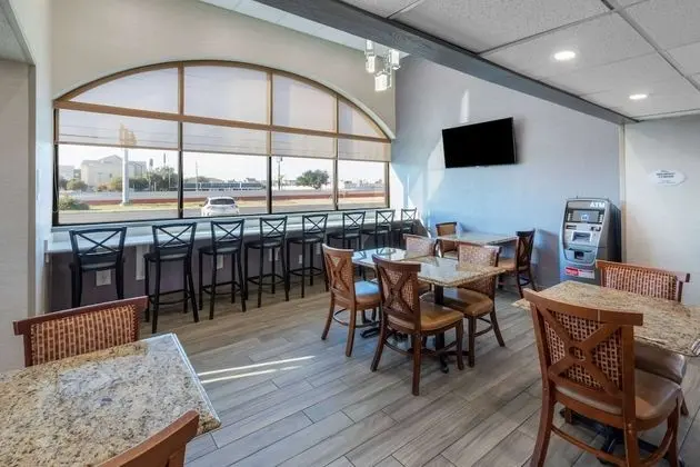 Baymont by Wyndham McAllen - Lobi