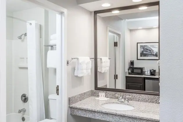 Baymont by Wyndham Mundelein Libertyville Area