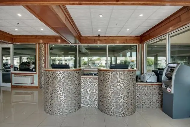 Baymont by Wyndham Panama City Beach - Lobi