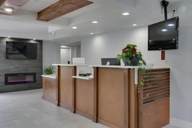 Baymont by Wyndham Ridgeland I-95 - 1