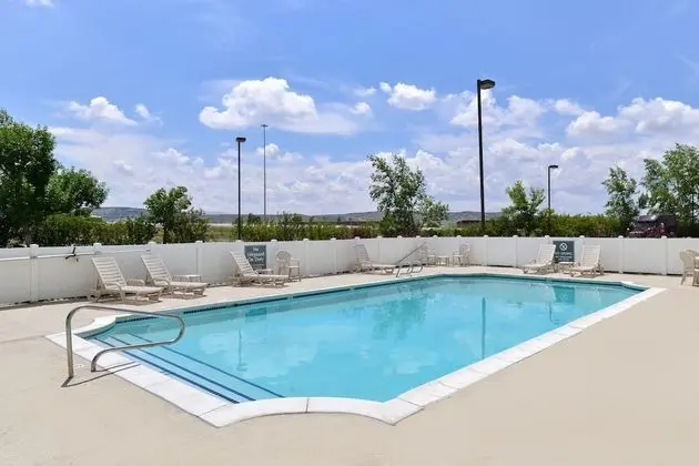 Baymont by Wyndham Rock Springs - Havuz
