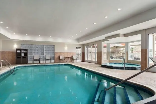 Baymont by Wyndham Springfield I-44 - Havuz